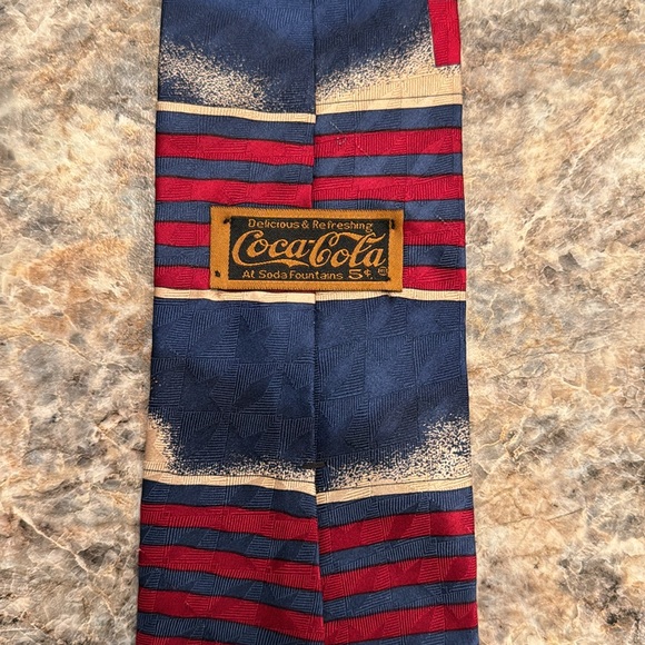 VNTG Coca Cola Tie - Picture 3 of 3